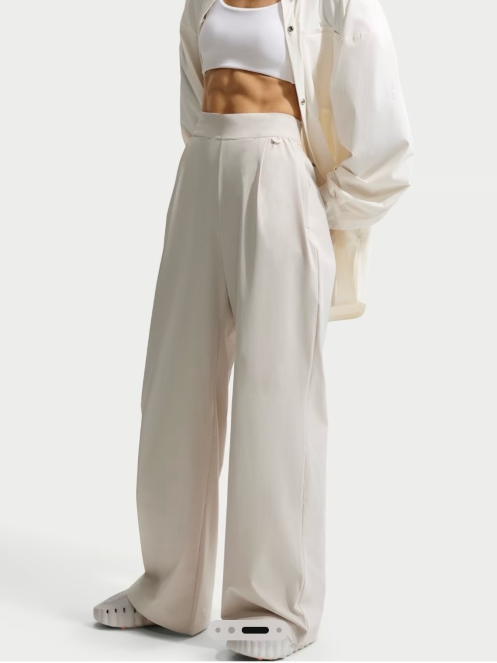 Nike 24.7 PerfectStretch Women's Dri-FIT High-Waisted Loose Wide-Leg Pants M